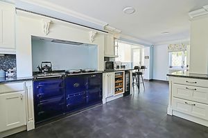 Kitchen / Breakfast Room- click for photo gallery
